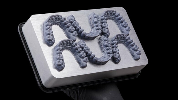 3D打印技术在经济实惠的牙科植入物面前发挥重要作用，未来可消除差异化